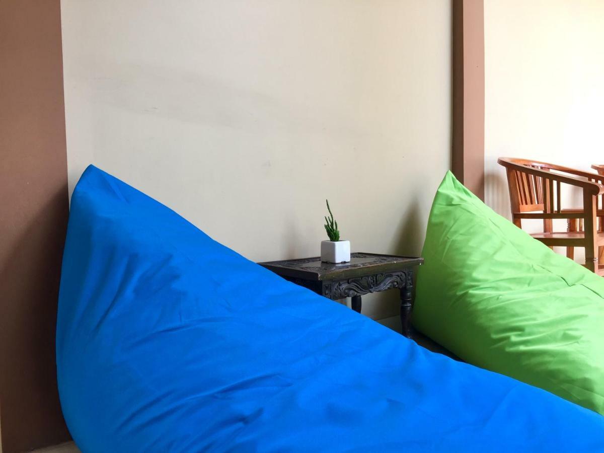 Asta Homestay Îles Îles Karimunjawa Extérieur photo