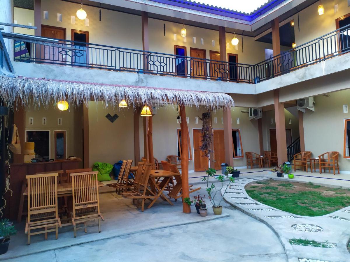 Asta Homestay Îles Îles Karimunjawa Extérieur photo